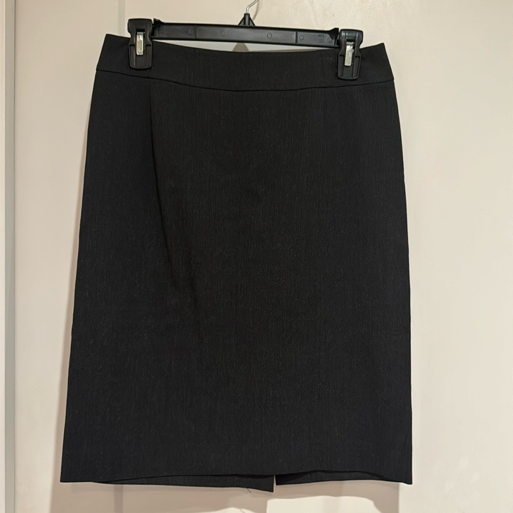 Theory Pencil Skirt Size 2 in Charcoal Gray